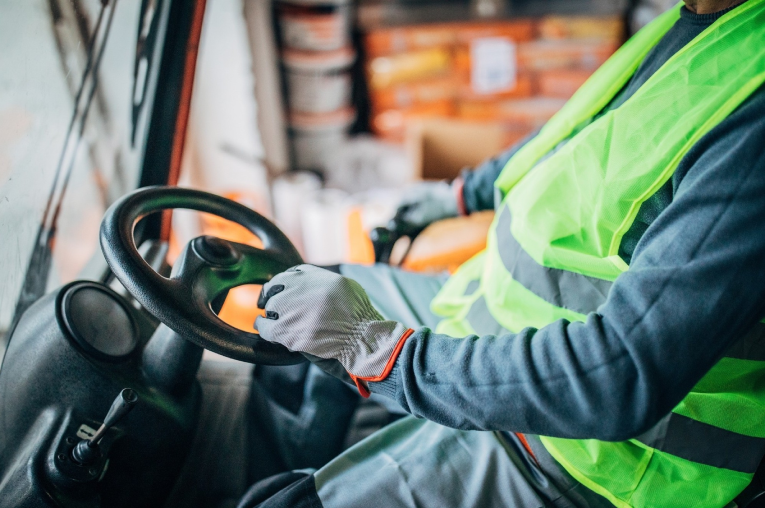 Cuánto cuesta una carretilla elevadora: precios según tipo y capacidad